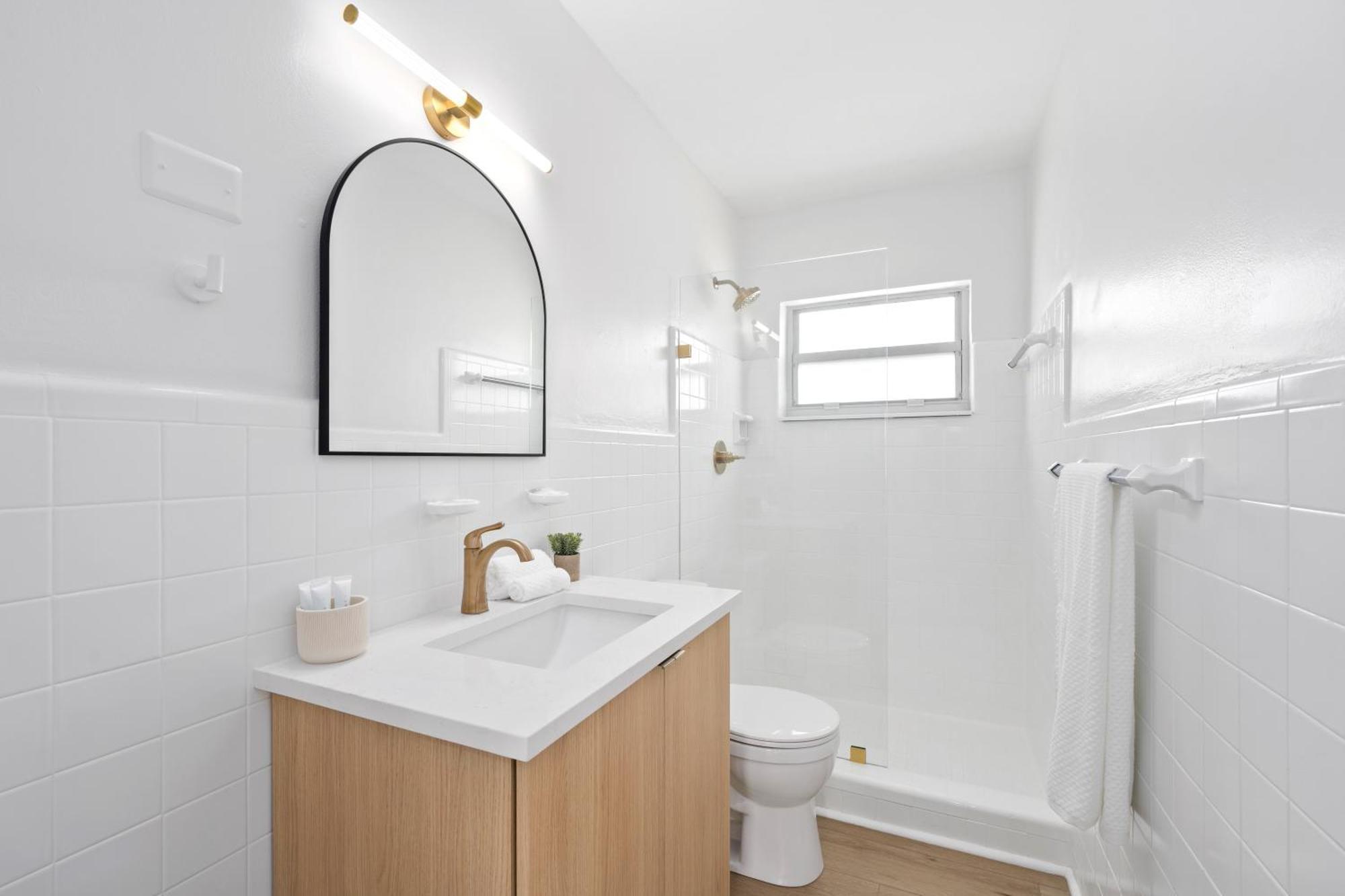 M Lake Worth Beach - Modern Villas Near West Palm Beach, Chic Retro Vibes, King Bed, Cozy Backyard, Bbq, Workspace, High-Speed Internet, Free Parking, 5 Minutes To Downtown & Beach Exterior foto
