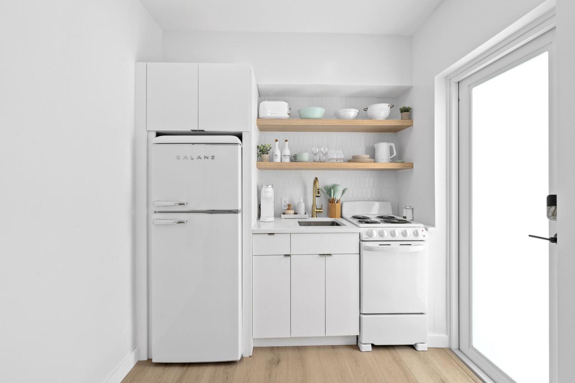 M Lake Worth Beach - Modern Villas Near West Palm Beach, Chic Retro Vibes, King Bed, Cozy Backyard, Bbq, Workspace, High-Speed Internet, Free Parking, 5 Minutes To Downtown & Beach Exterior foto